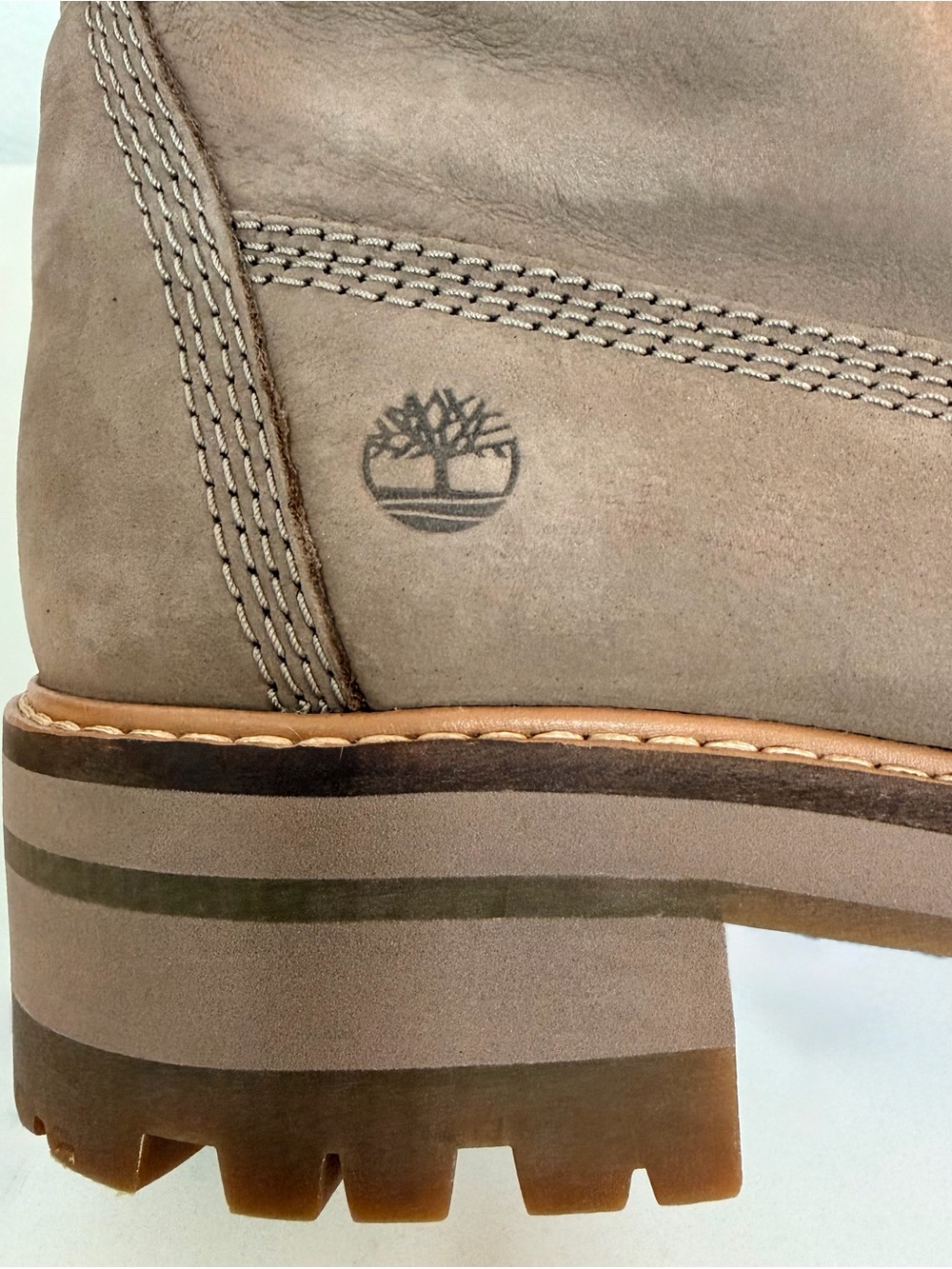 Timberland Courmayeur Valley 6-Inch Women's Boot Taupe Nubuck Size 7.5 - Picture 10 of 11